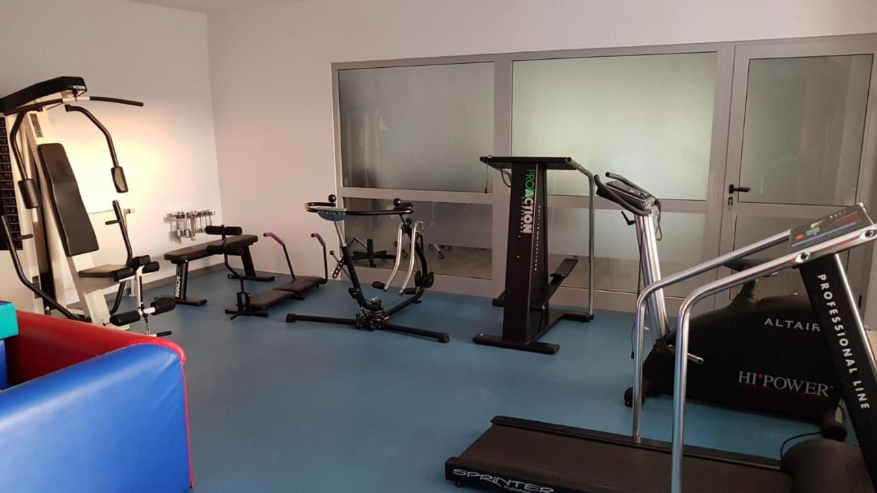 Familijny Osrodek Wypoczynkowo - Rehabilitacyjny Krynica Zdroj Hotel ภายนอก รูปภาพ