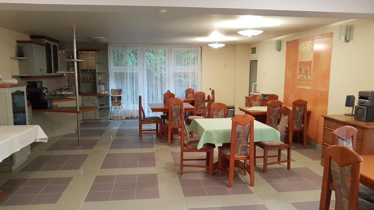 Familijny Osrodek Wypoczynkowo - Rehabilitacyjny Krynica Zdroj Hotel ภายนอก รูปภาพ