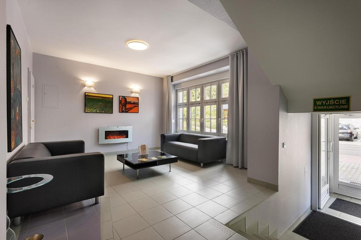 Familijny Osrodek Wypoczynkowo - Rehabilitacyjny Krynica Zdroj Hotel ภายนอก รูปภาพ
