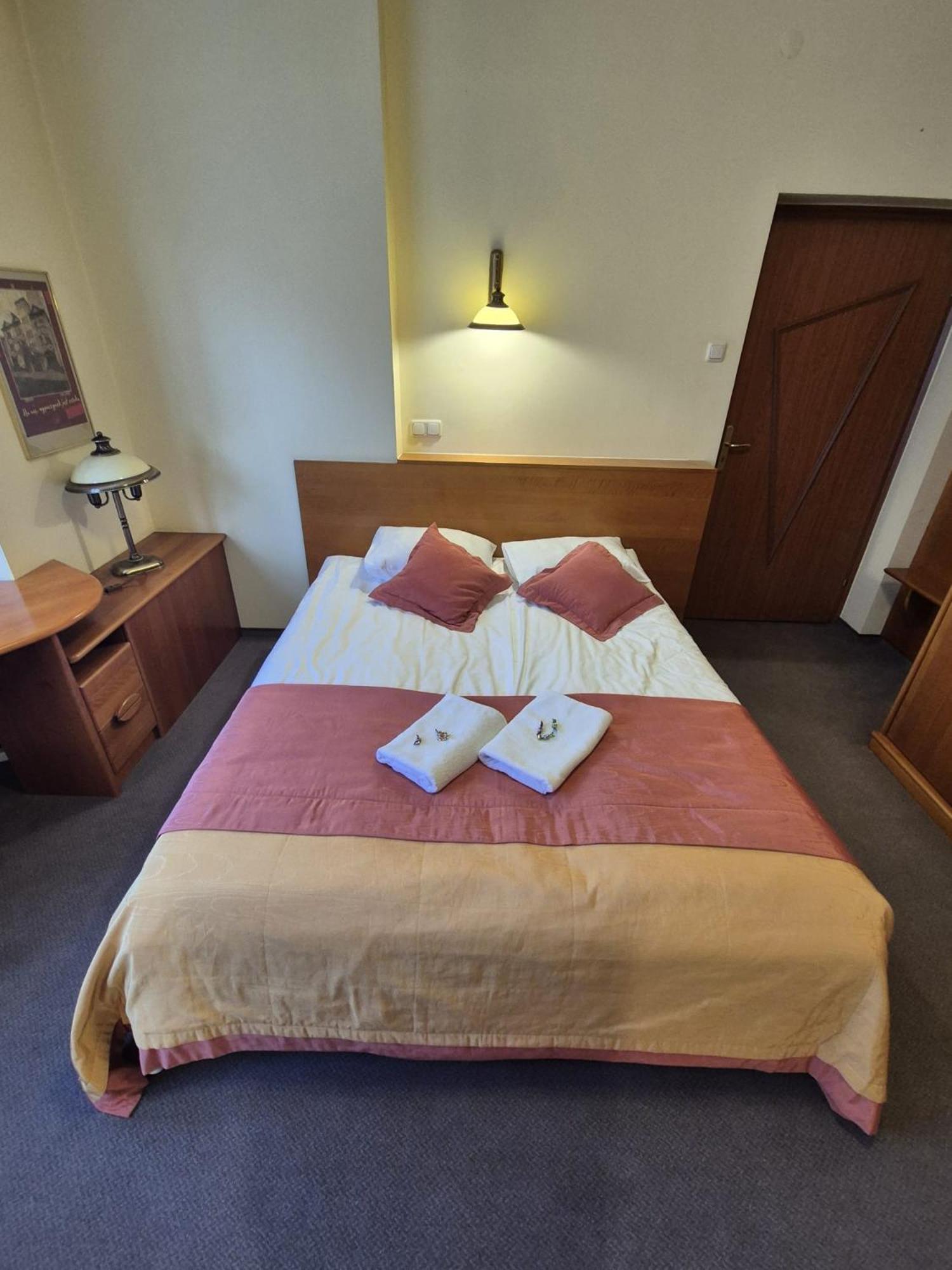 Familijny Osrodek Wypoczynkowo - Rehabilitacyjny Krynica Zdroj Hotel ภายนอก รูปภาพ