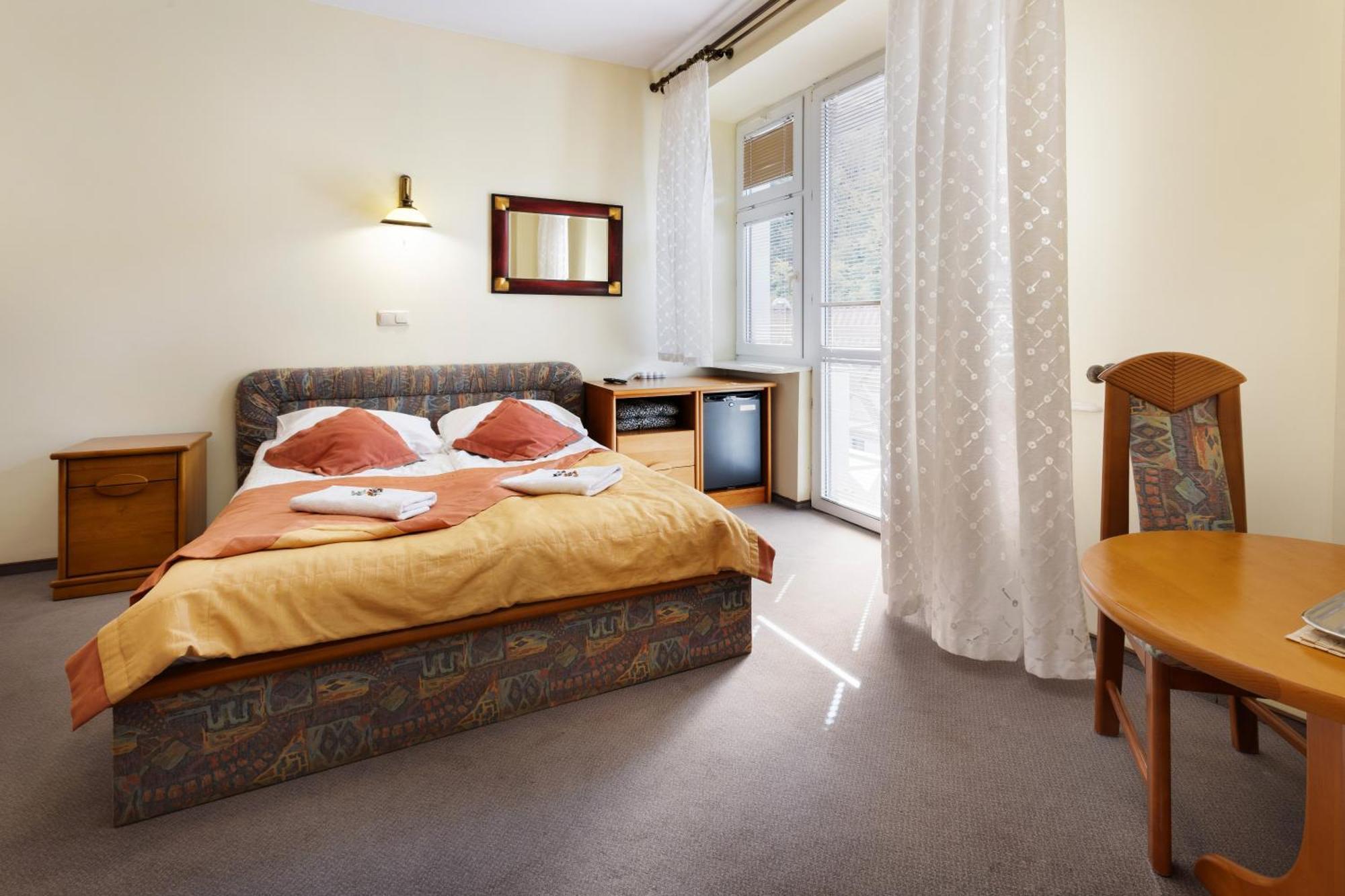 Familijny Osrodek Wypoczynkowo - Rehabilitacyjny Krynica Zdroj Hotel ภายนอก รูปภาพ