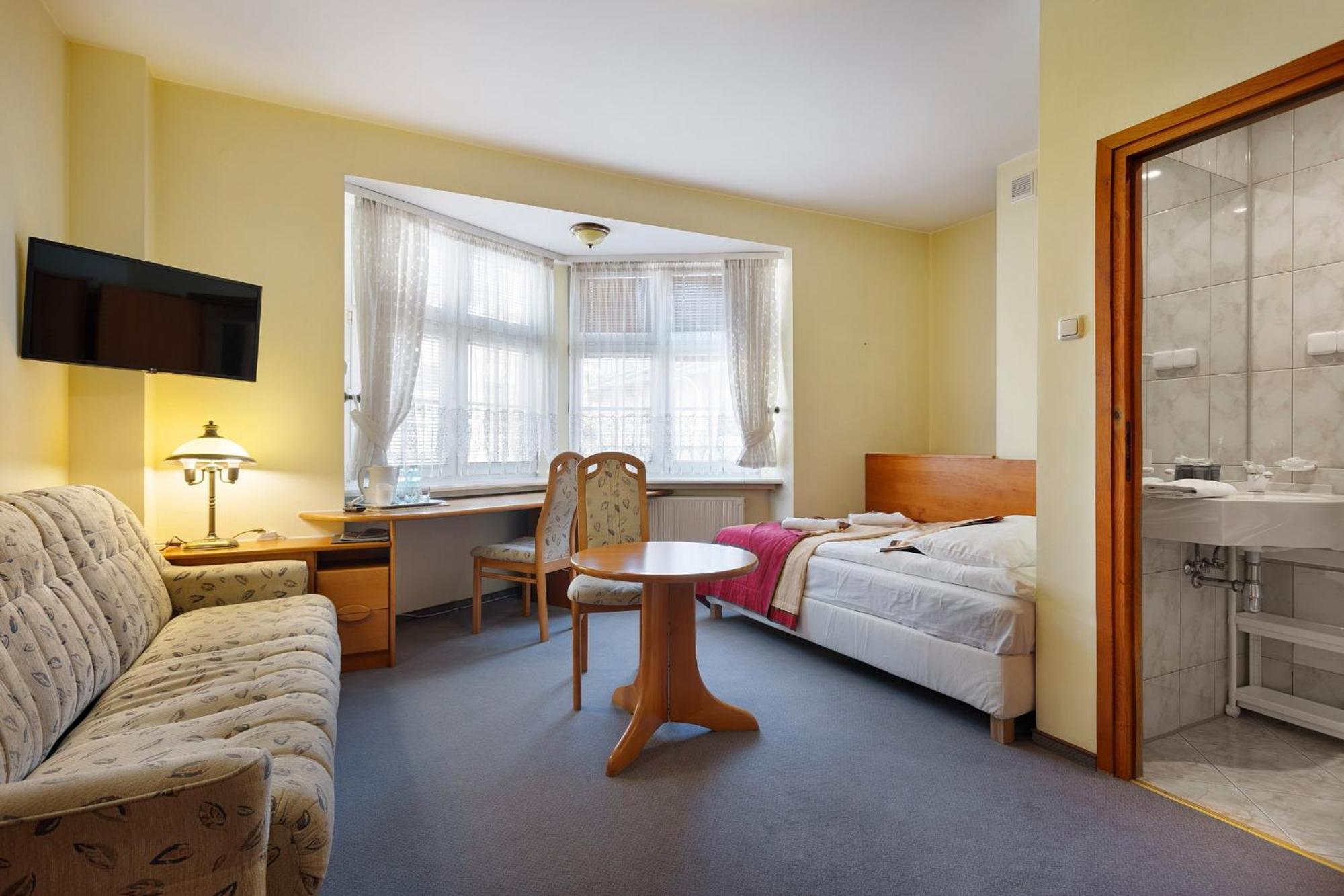 Familijny Osrodek Wypoczynkowo - Rehabilitacyjny Krynica Zdroj Hotel ภายนอก รูปภาพ