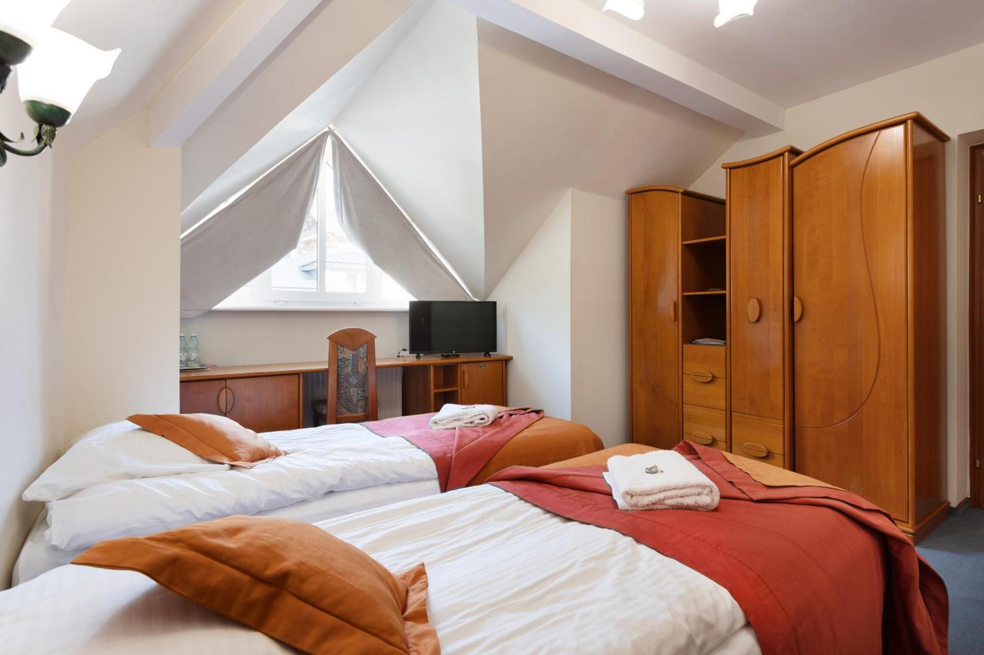 Familijny Osrodek Wypoczynkowo - Rehabilitacyjny Krynica Zdroj Hotel ภายนอก รูปภาพ
