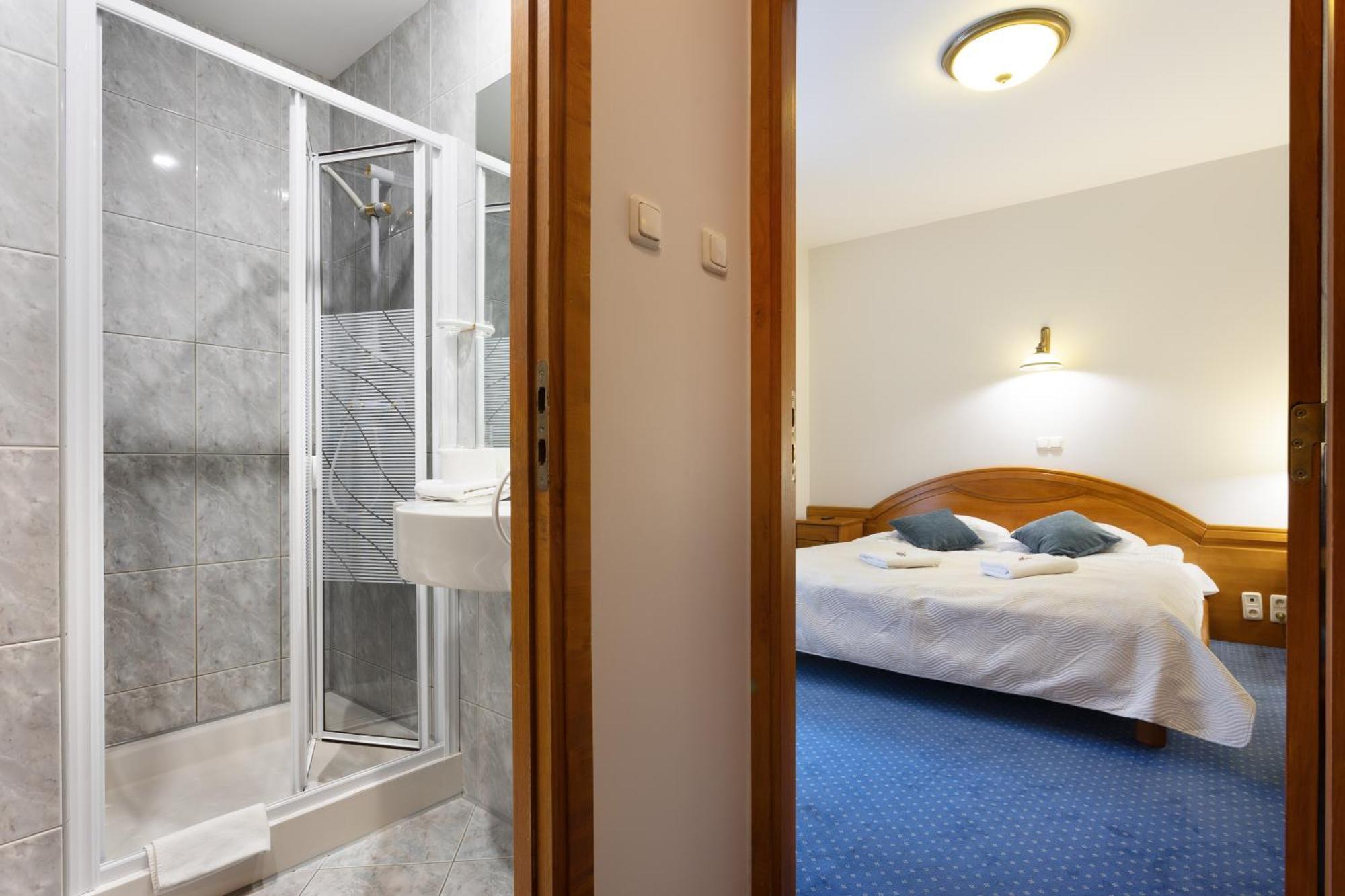 Familijny Osrodek Wypoczynkowo - Rehabilitacyjny Krynica Zdroj Hotel ภายนอก รูปภาพ